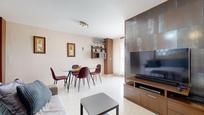 Living room of Flat for sale in La Pobla de Vallbona  with Air Conditioner, Terrace and Balcony