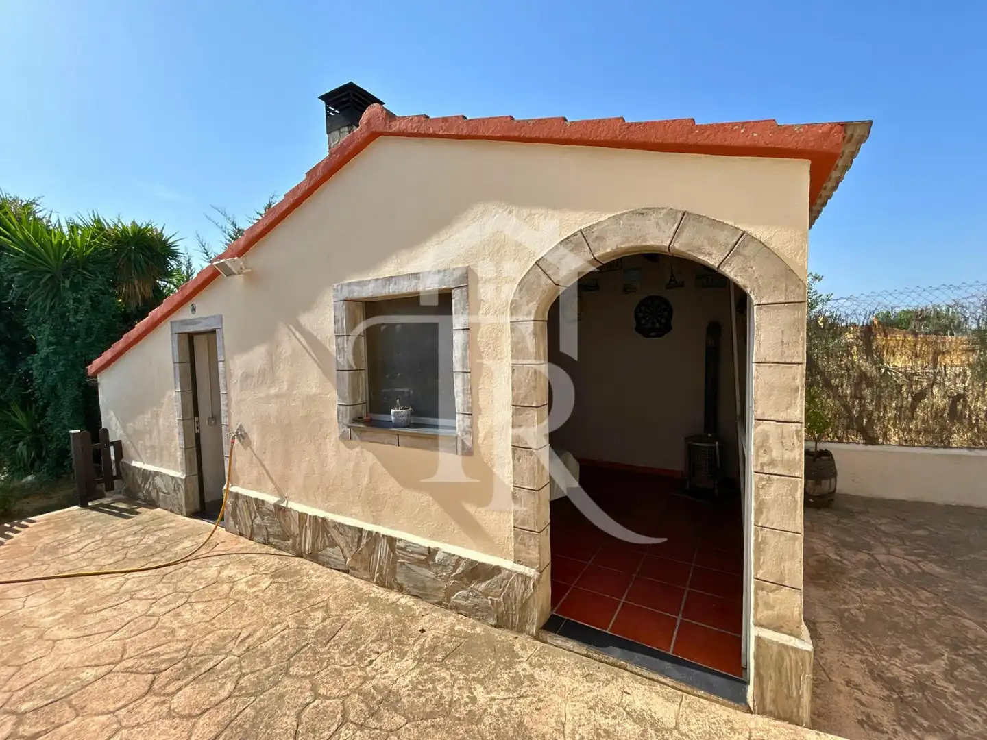 Vista exterior de Casa o xalet en venda en Cabra del Camp amb Aire condicionat, Parquet i Piscina