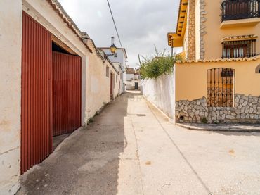 Business premises for sale in CL ERILLAS 33(D)EL BURGO (MÁLAGA)