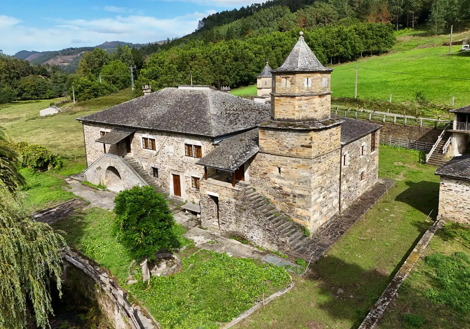 Vista exterior de Finca rústica en venta en A Pontenova   con Amueblado