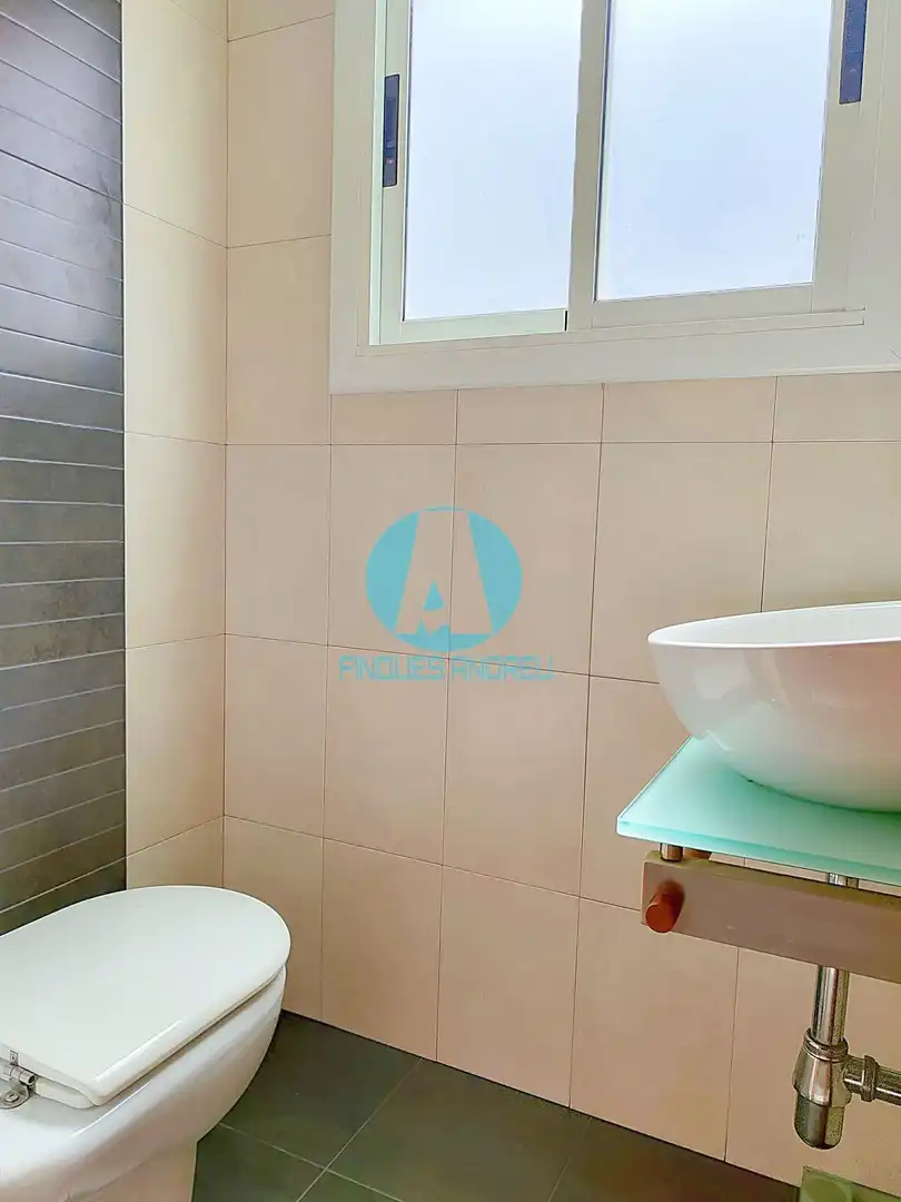 Baño de Piso en venta en Mataró con Aire acondicionado, Calefacción y Terraza