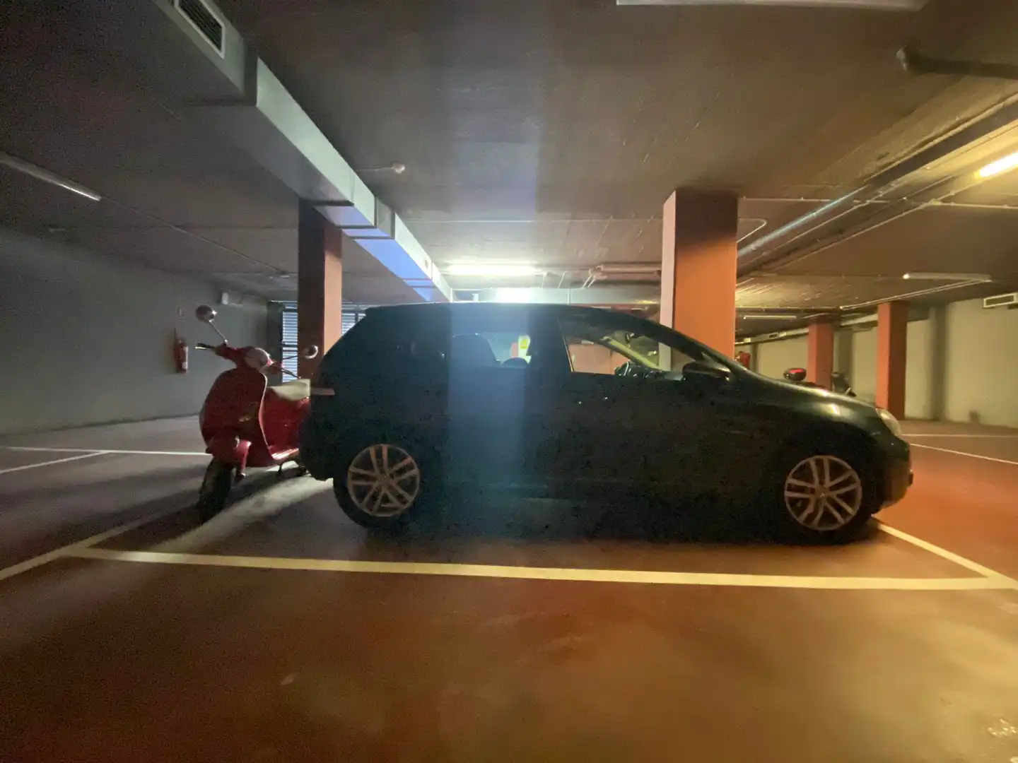 Aparcament de Pis en venda en Sant Adrià de Besòs amb Aire condicionat, Calefacció i Parquet