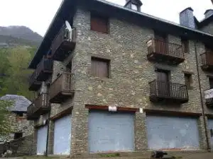 Vista exterior de Local en venda en La Vall de Boí
