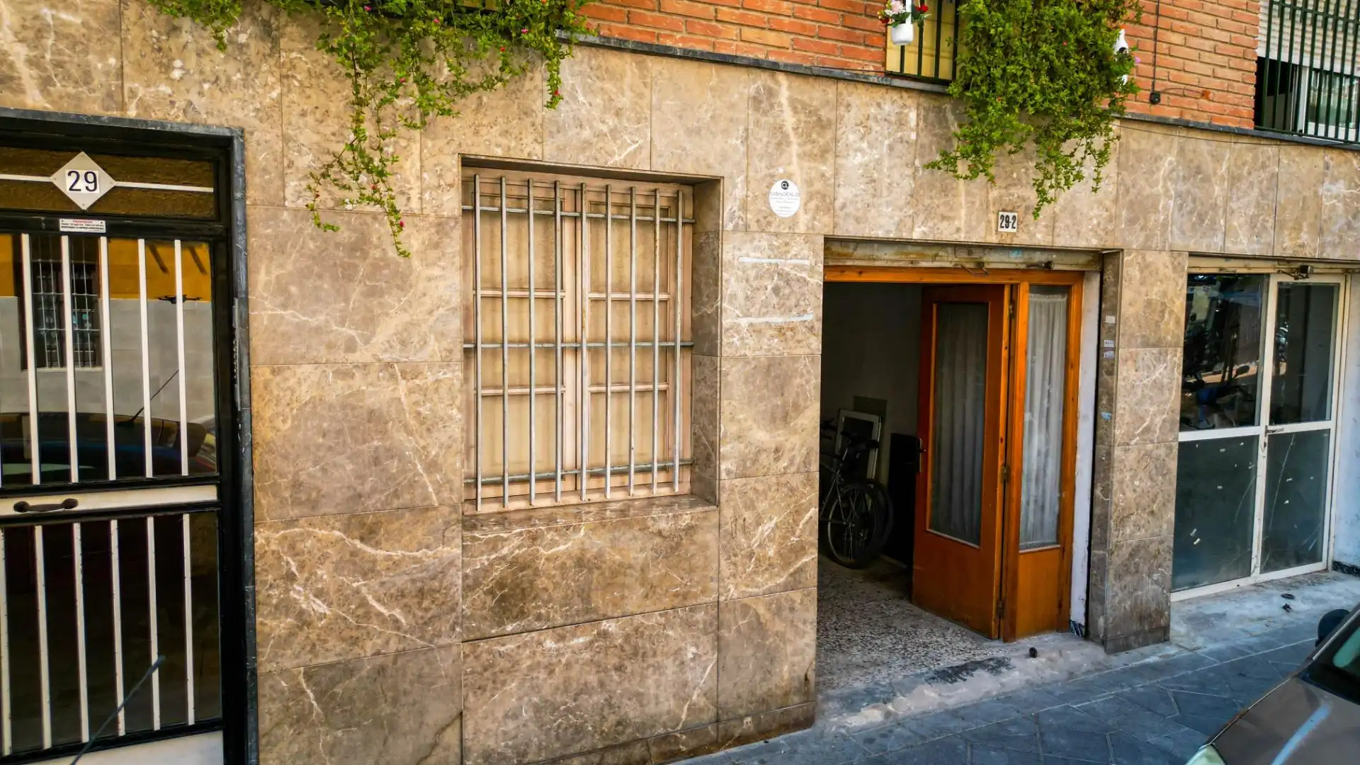 Vista exterior de Local en venda en Elche / Elx