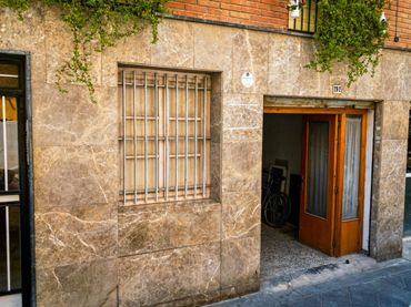 Locale commerciale in vendita a Calle  Rafael Sánchez Seva