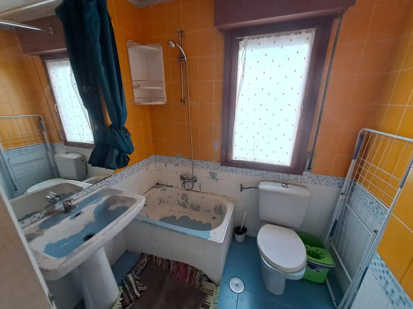 Baño de Apartamento en venta en Oviedo  con Calefacción