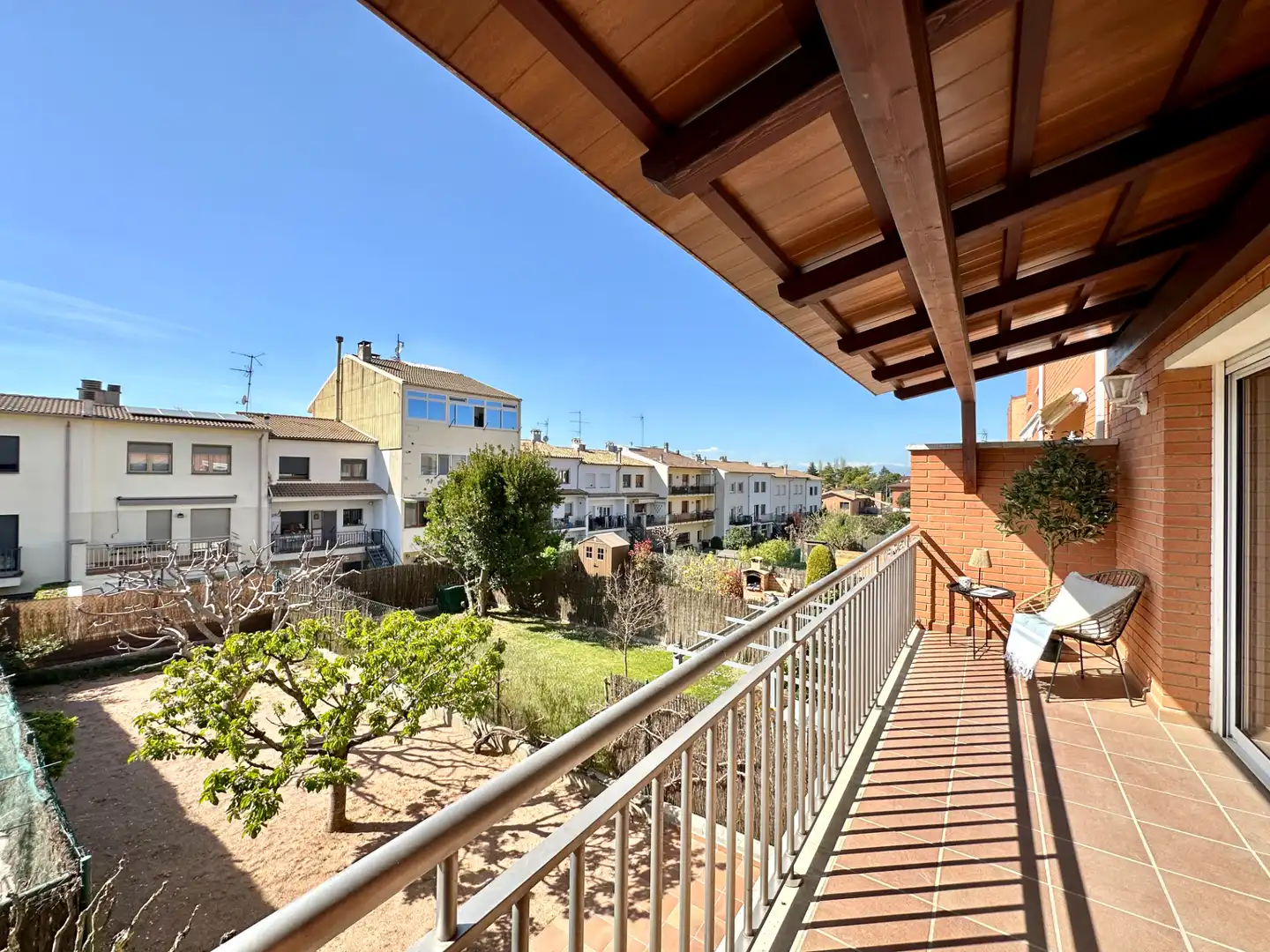 Terrasse von Einfamilien-Reihenhaus zum Verkauf in Taradell mit Heizung, Privatgarten und Terrasse