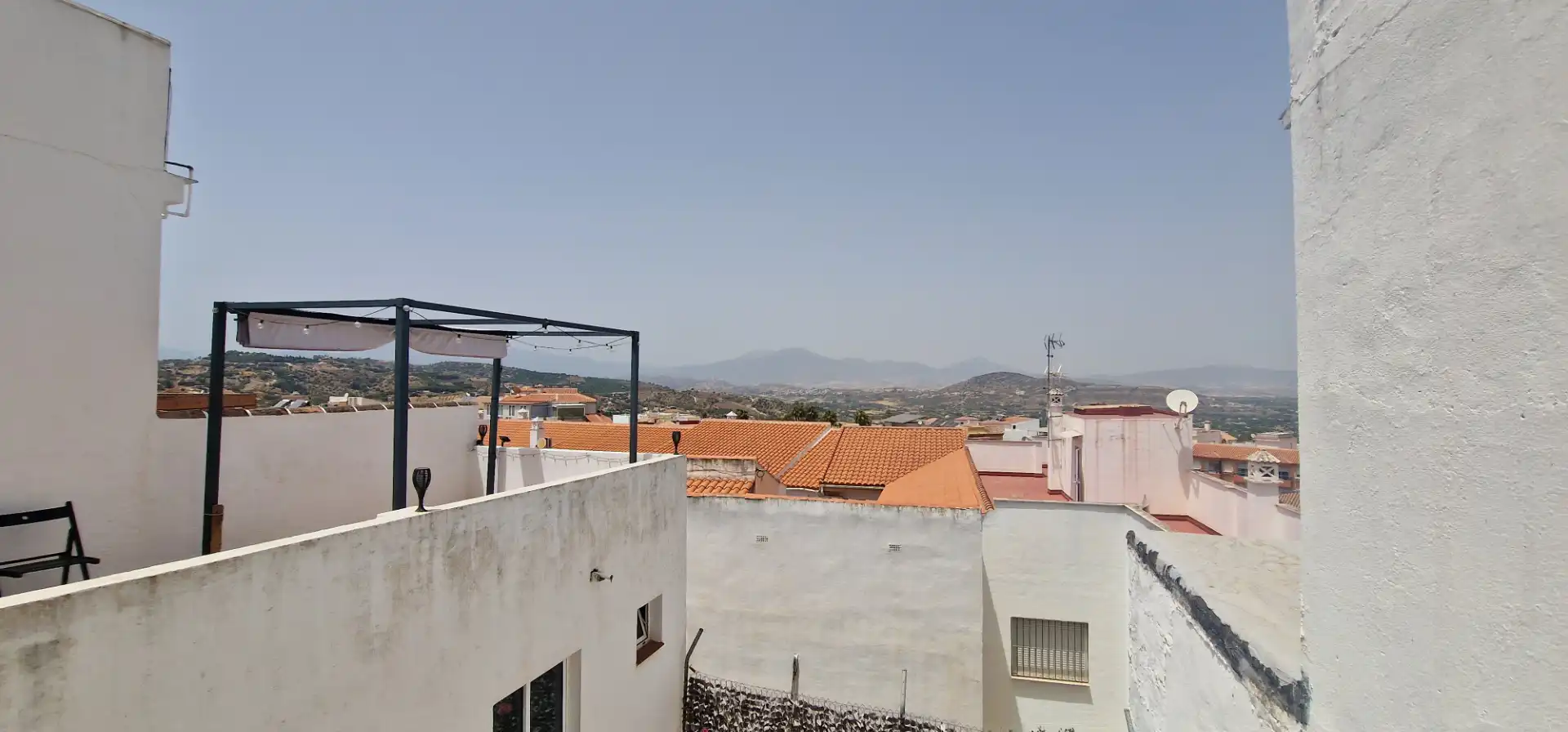 Vista exterior de Casa adosada en venda en Alhaurín El Grande amb Terrassa i Traster