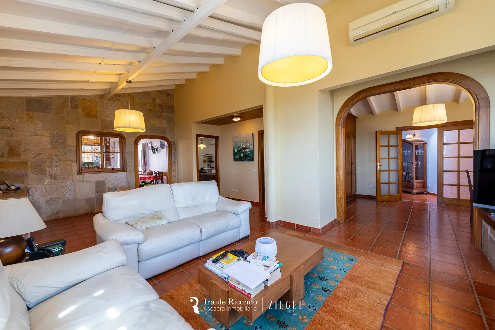 Living room of Houses for sale in Santa Brígida  with Air Conditioner, Private garden and Terrace