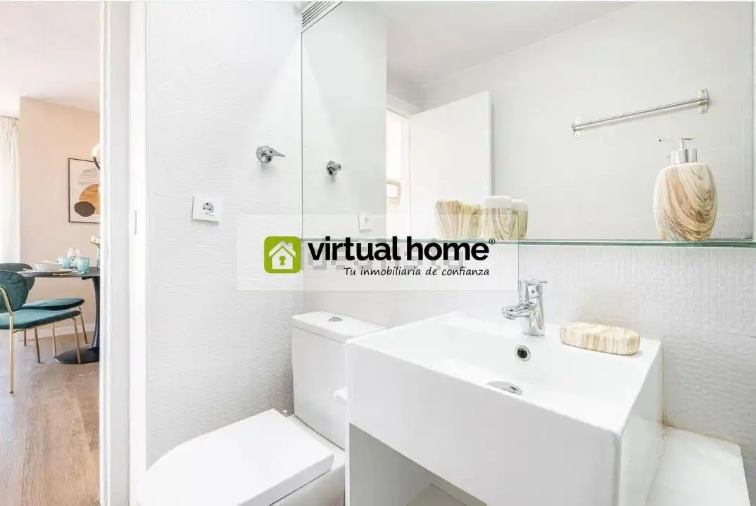 Bathroom of Flat for sale in Benidorm  with Air Conditioner, Terrace and Furnished