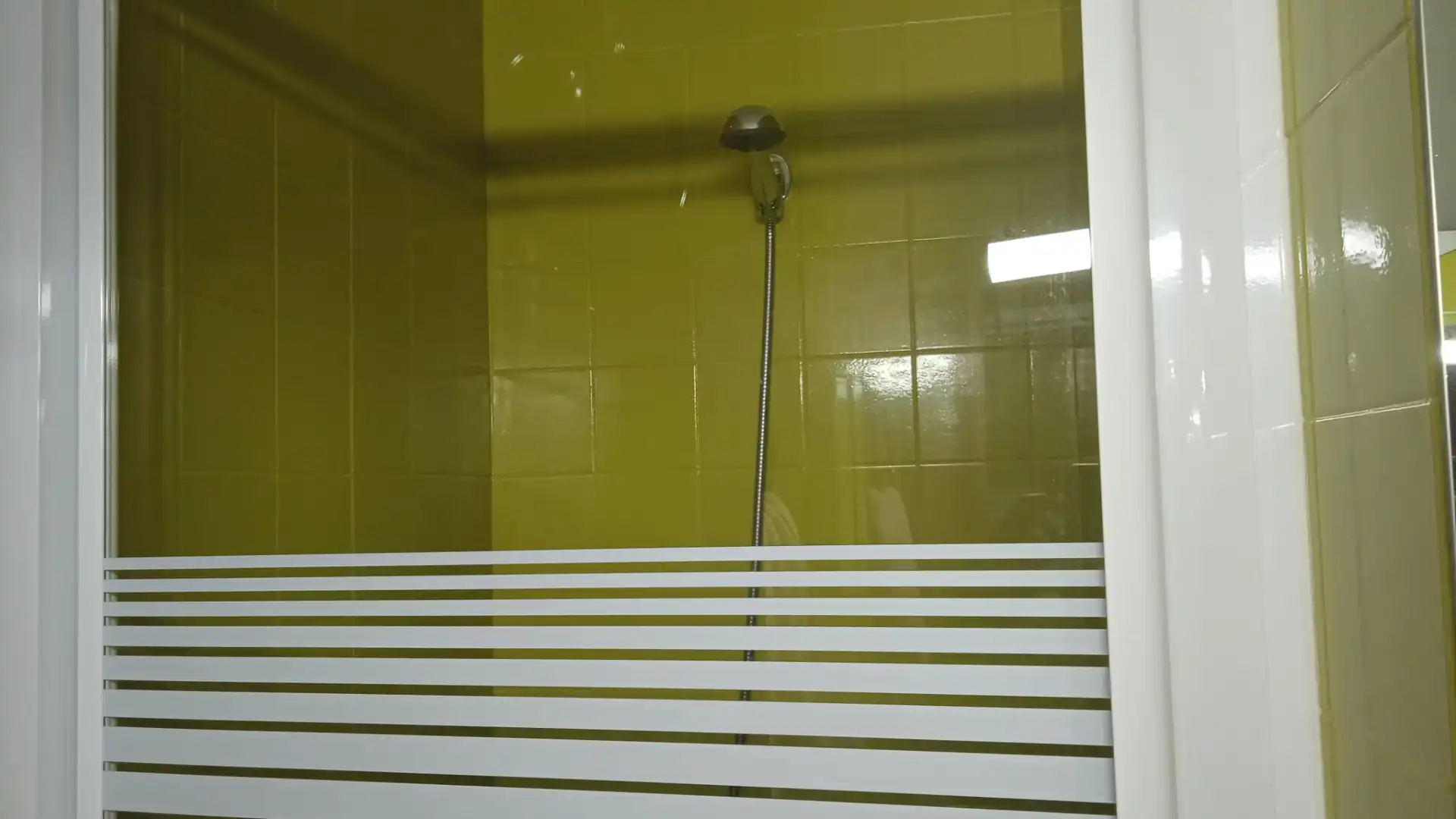 Badezimmer von Wohnung zur untervermieten in Salamanca mit Heizung, Parkett und Möbliert