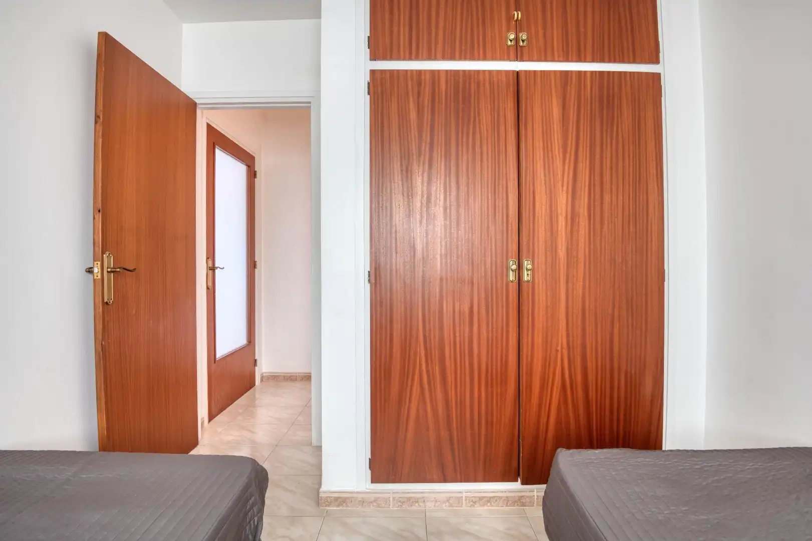 Habitación de Apartamento en venta en L'Escala con Calefacción, Terraza y Amueblado