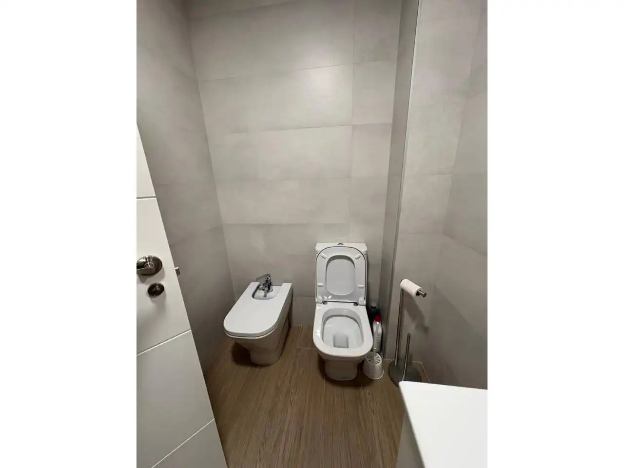 Bathroom of Flat for rent in Granada  with Parquet flooring, Storage room and Furnished