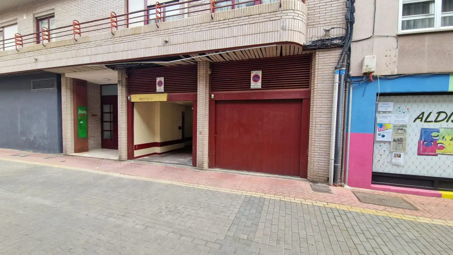 Vista exterior de Garaje en venta en León Capital 
