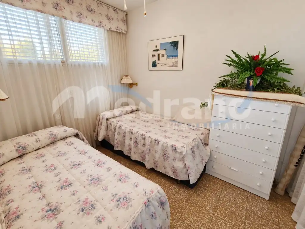 Habitación de Apartamento en venta en Benidorm con Terraza, Piscina y Piscina comunitaria