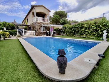 Casa con balcón en venta en Carrer Constitució