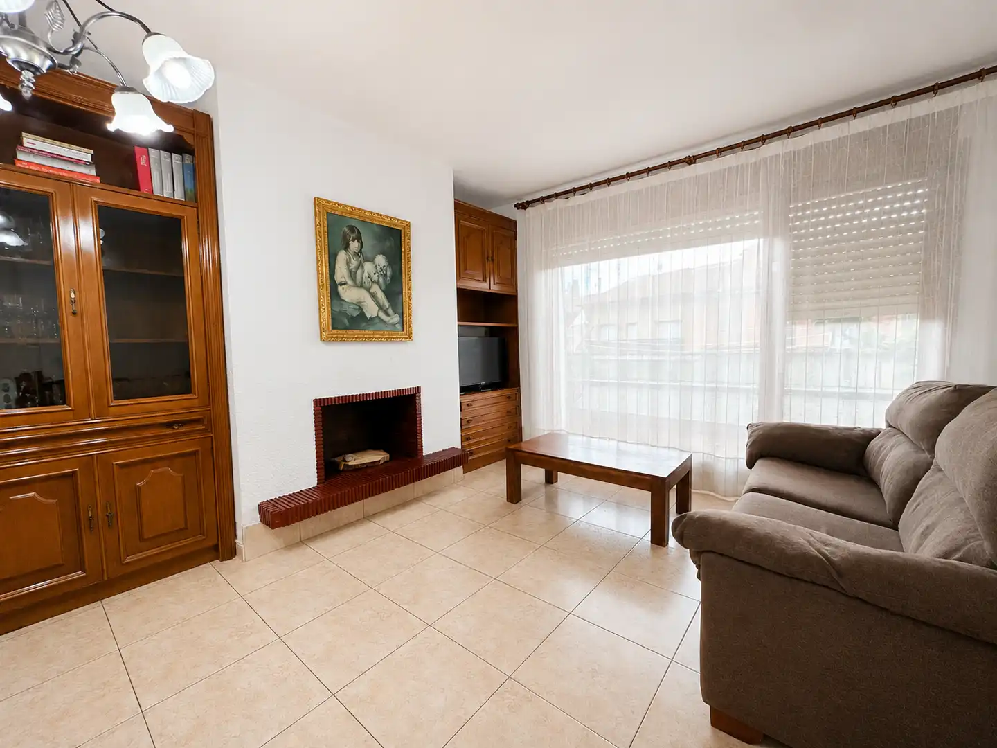 Sala de estar de Casa adosada en venta en Manlleu con Calefacción, Jardín privado y Terraza