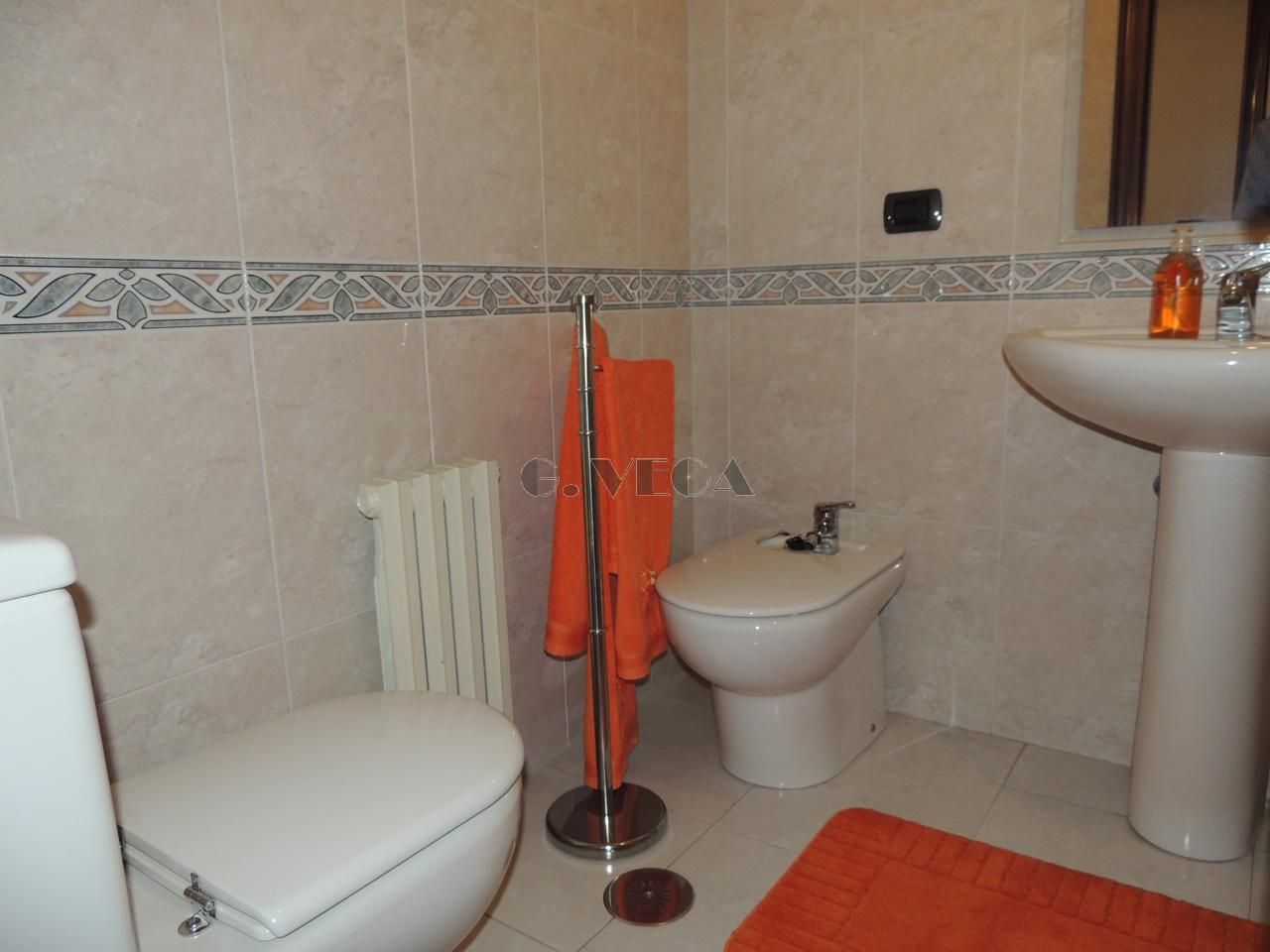Baño de Piso en venta en Vigo  con Calefacción y Trastero