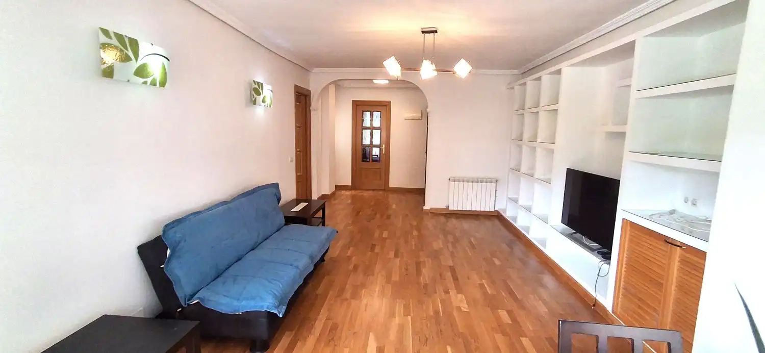 Living room of Flat for sale in Valladolid  with Heating and Parquet flooring