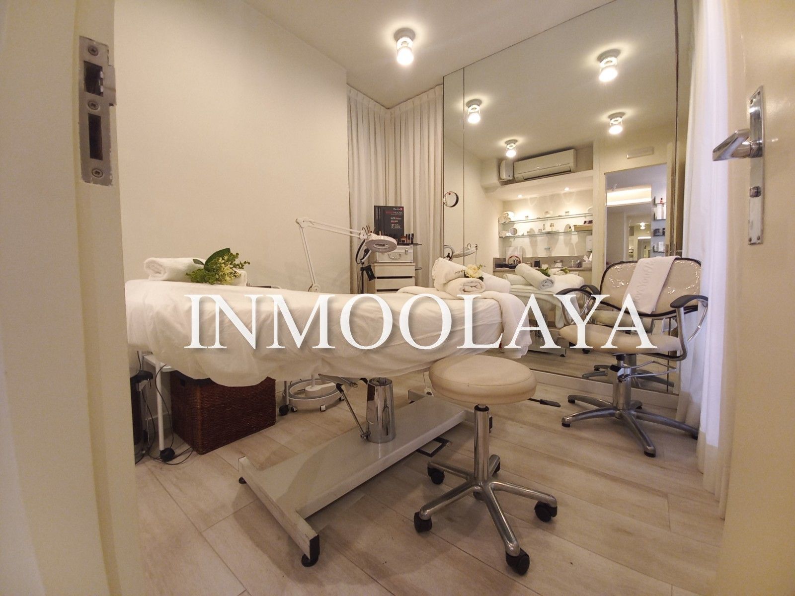 Habitación de Local en traspaso en  Barcelona Capital con Aire acondicionado, Calefacción y Amueblado