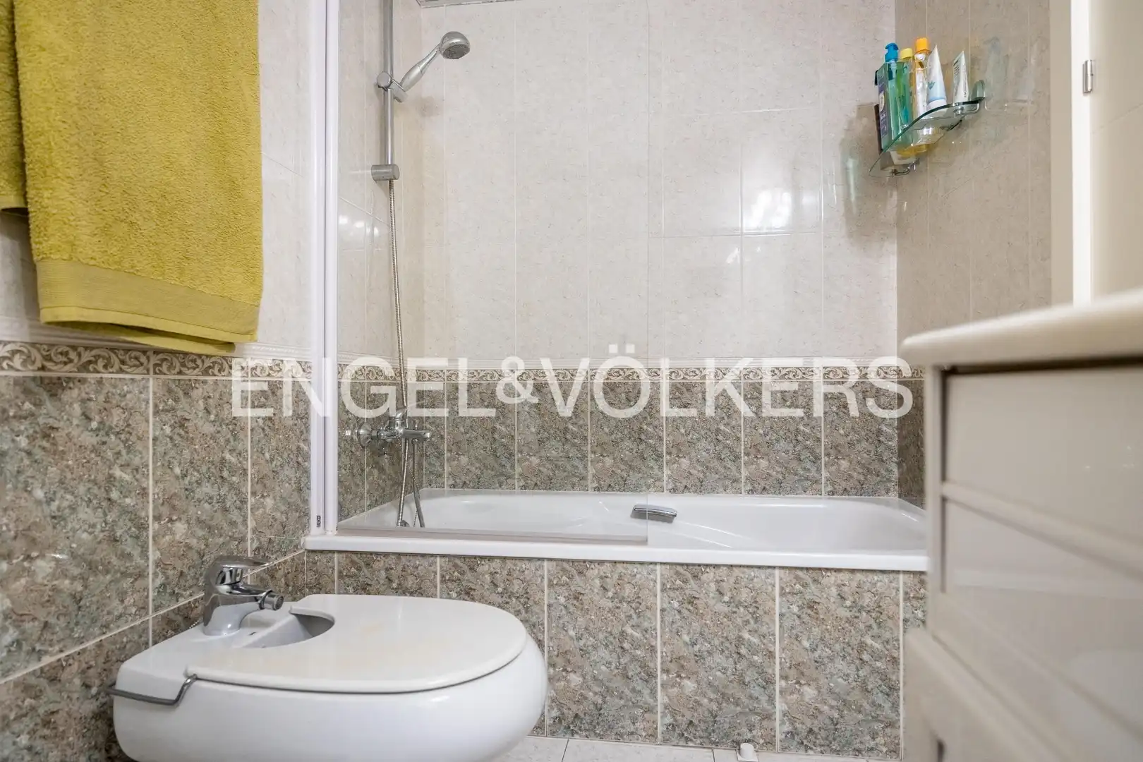Bathroom of Flat for sale in Sevilla  with Heating, Private garden and Terrace