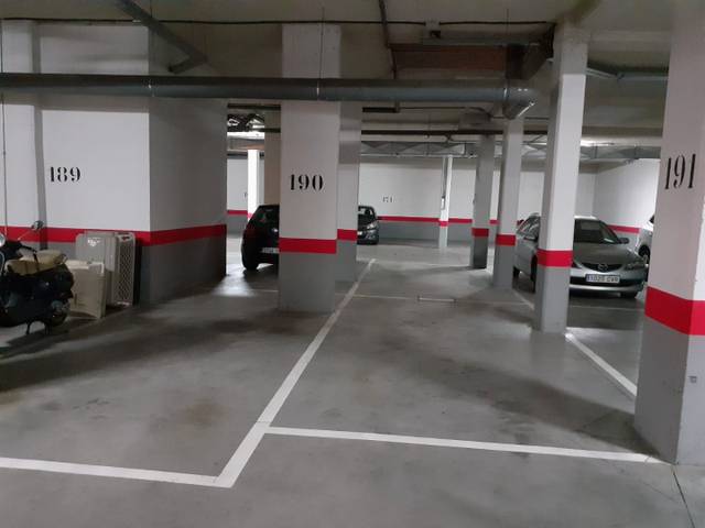 Garaje en Alquiler en Avenida Juan Carlos I, 7 en La Garena