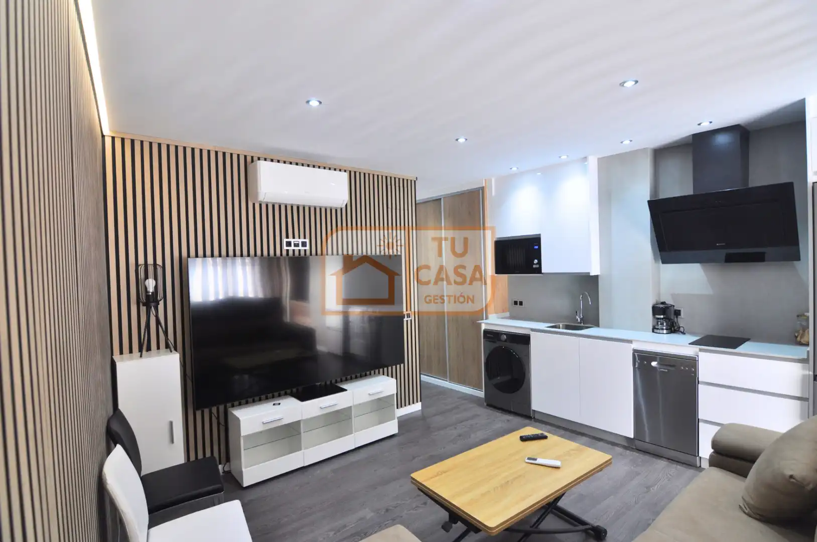Sala de estar de Apartamento de alquiler en Cáceres con Aire acondicionado, Calefacción y Amueblado