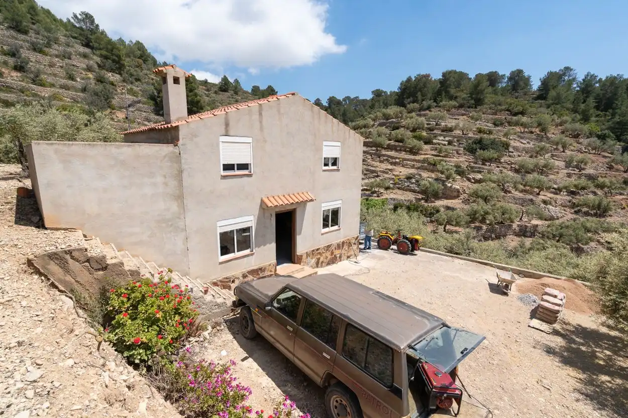 Außenansicht von Country house zum Verkauf in Tortosa mit Abstellraum