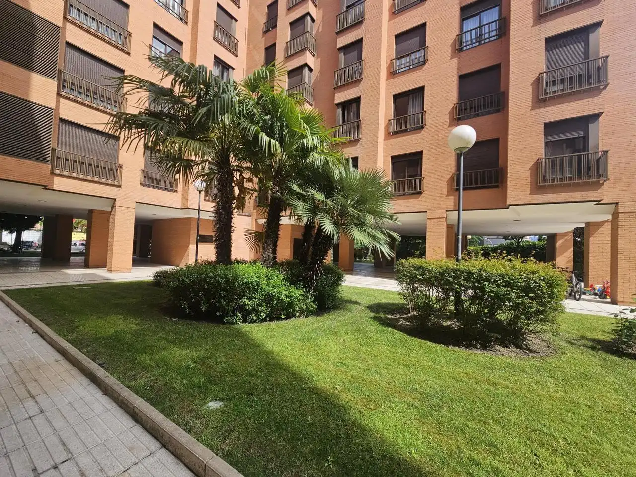 Vista exterior de Apartamento en venta en Madrid con Aire acondicionado, Calefacción y Amueblado
