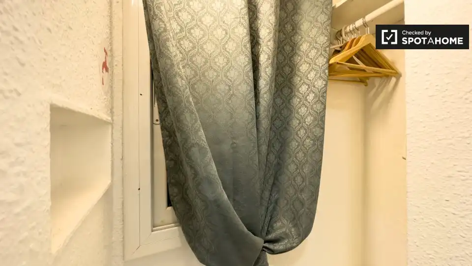 Room in Sant Pere, Sta. Caterina i la Ribera