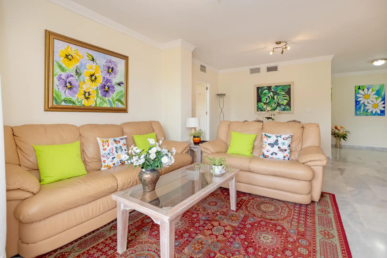 Living room of Apartments for sale in Marbella  with Terrace and Community pool
