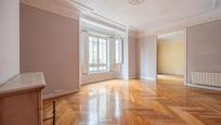 Sala d'estar de Pis en venda en  Madrid Capital amb Aire condicionat, Calefacció i Traster