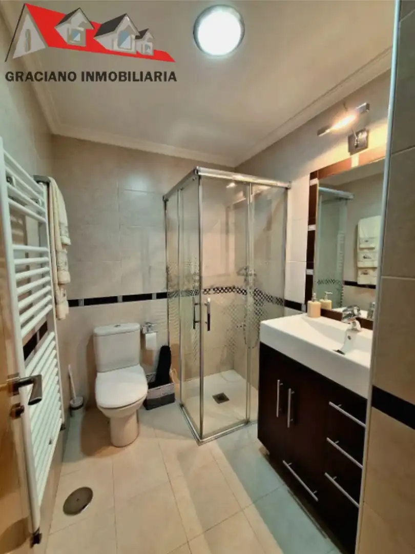 Baño de Piso en venta en La Gineta con Aire acondicionado, Calefacción y Amueblado