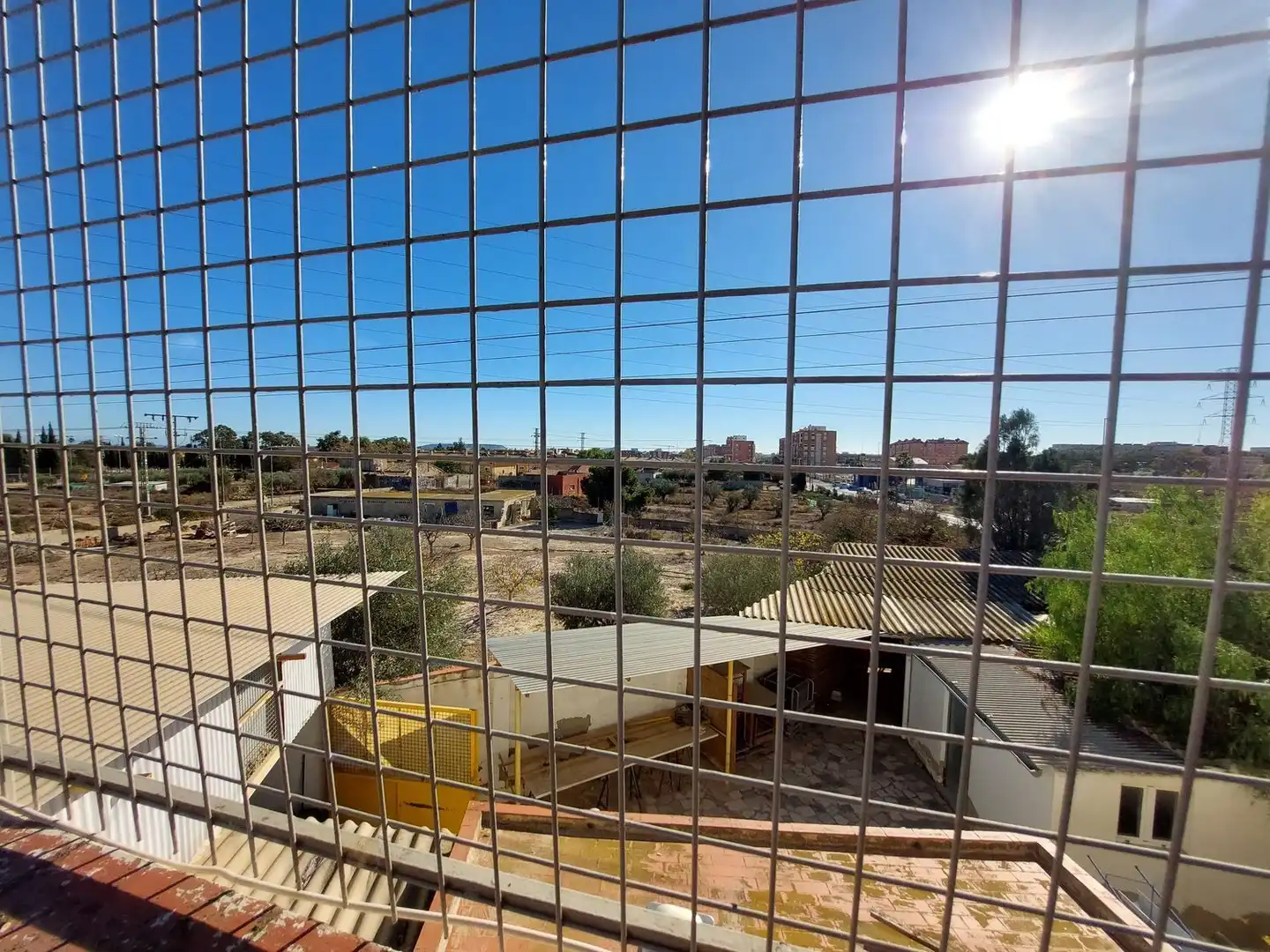 Vista exterior de Edifici en venda en San Vicente del Raspeig / Sant Vicent del Raspeig