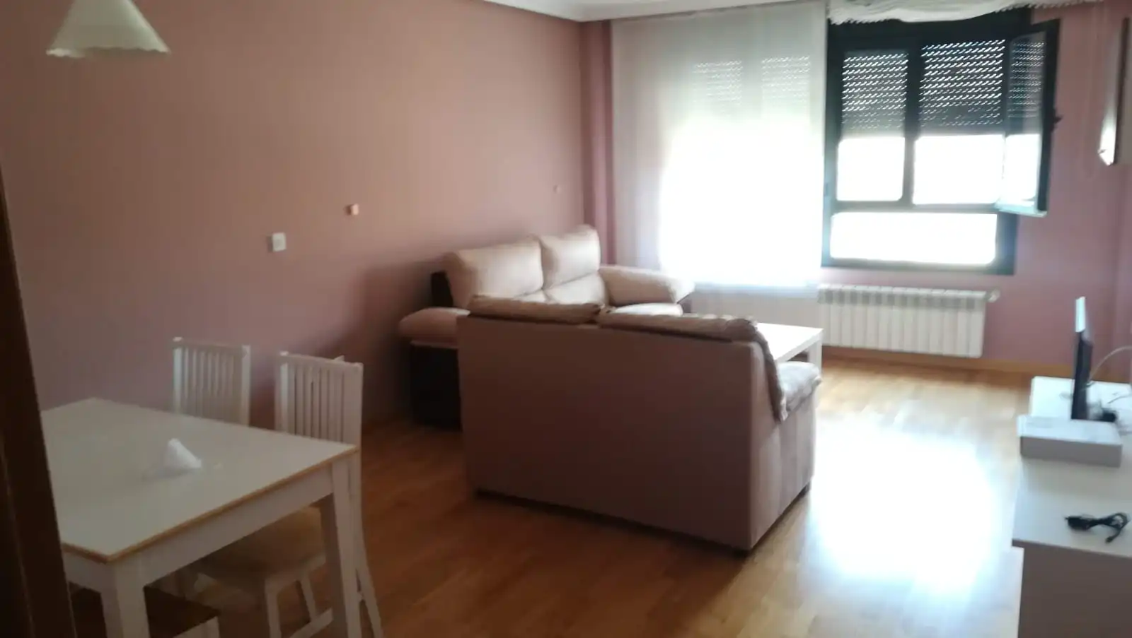Living room of Flat for rent in Cuenca  with Air Conditioner, Heating and Parquet flooring