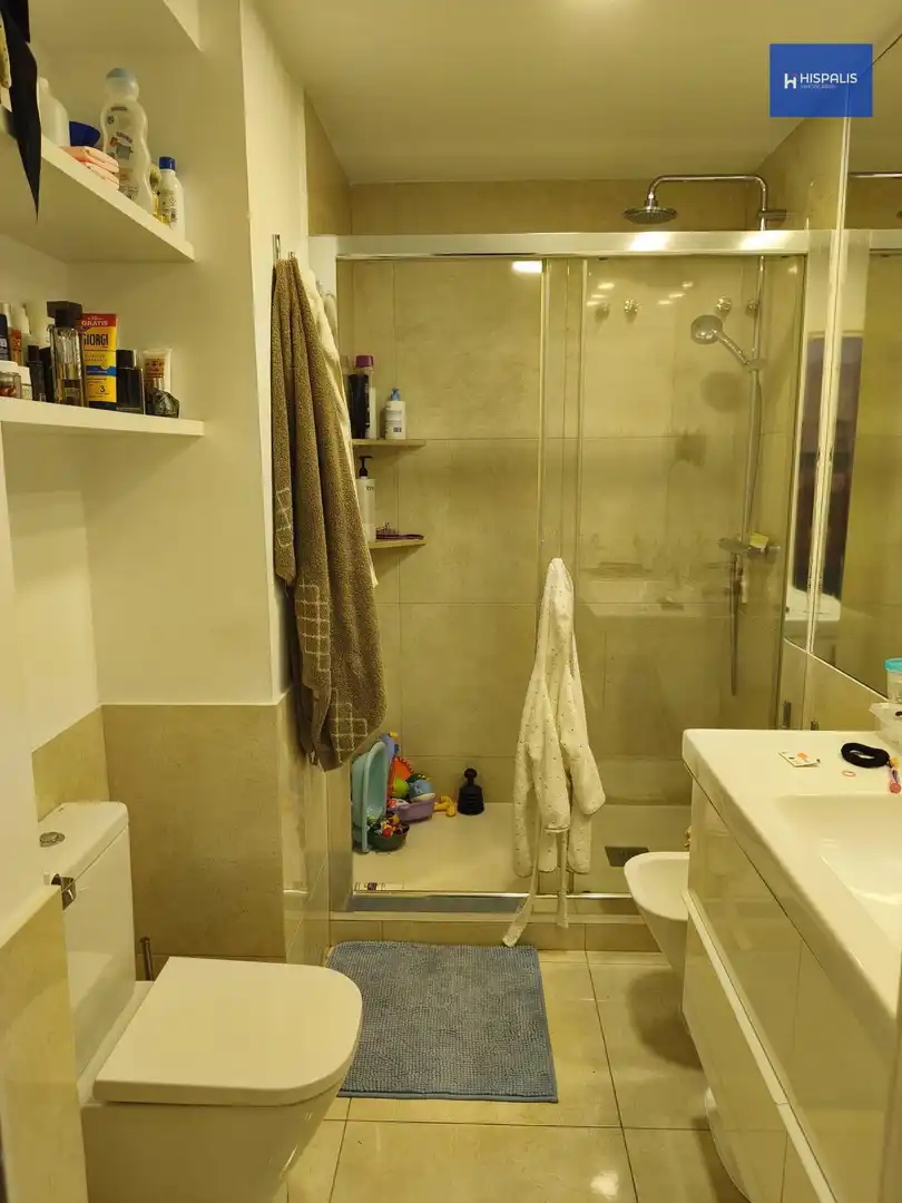 Baño de Piso en venta en Sevilla con Calefacción y Terraza