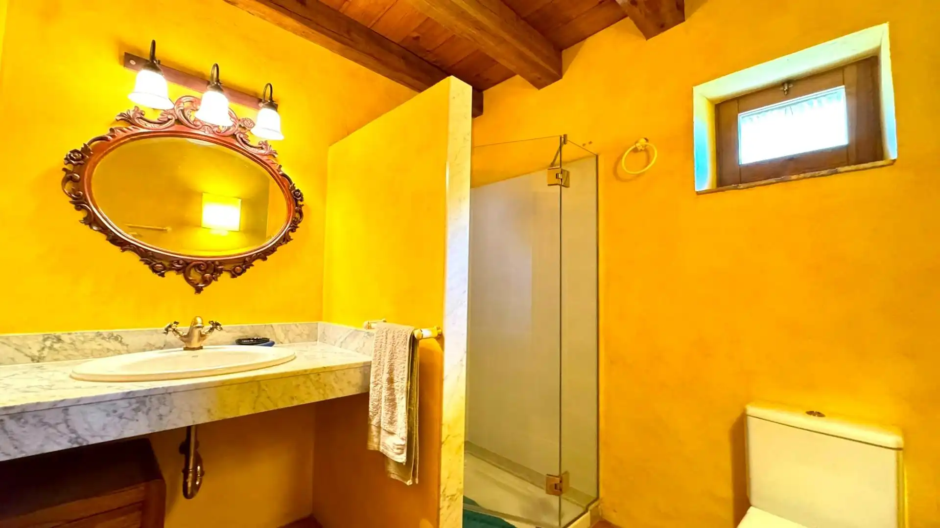 Badezimmer von Haus oder Chalet zum Verkauf in Ullastret mit Klimaanlage, Heizung und Privatgarten