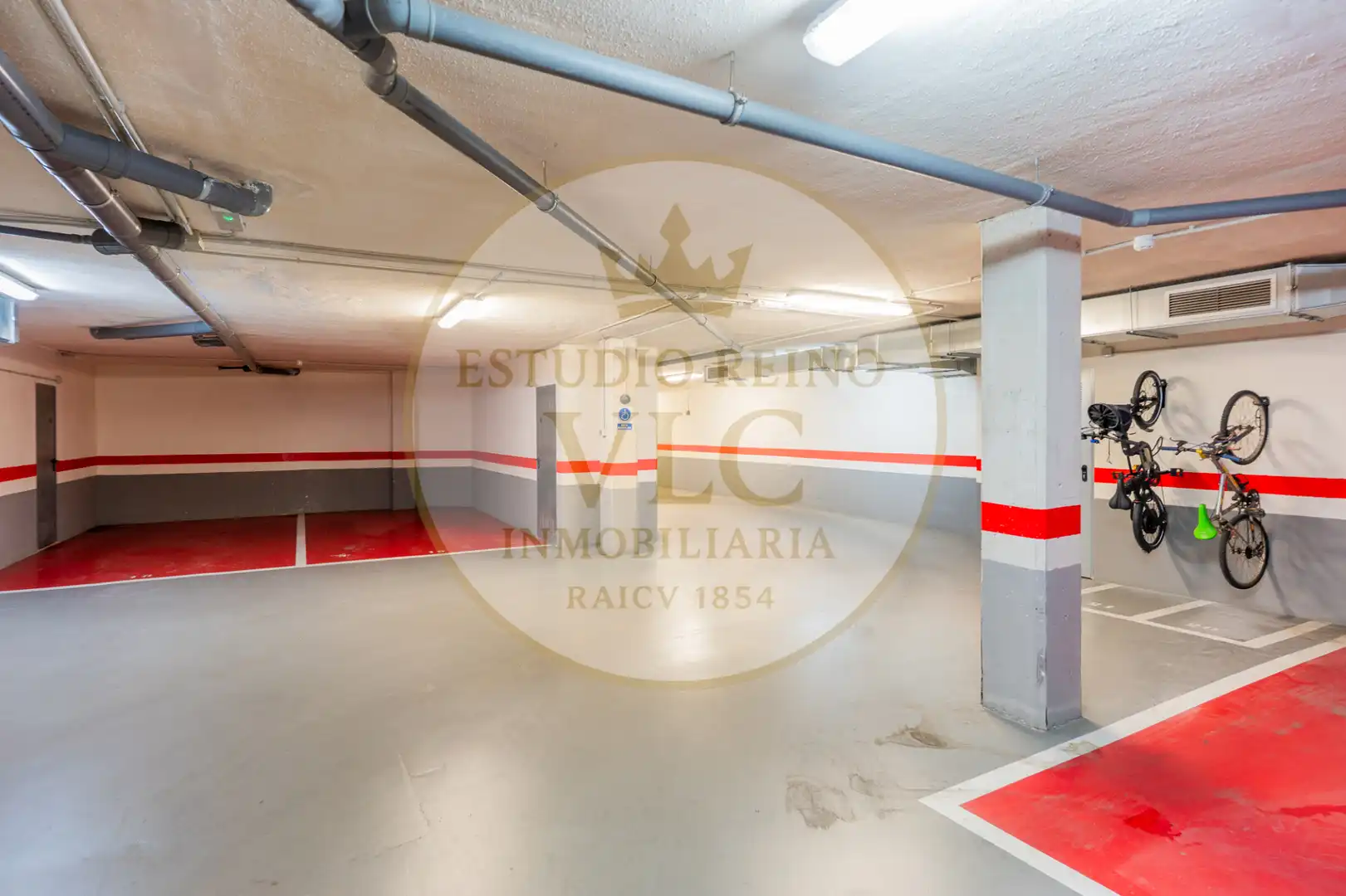 Parkplatz von Wohnungen zum Verkauf in Valencia mit Klimaanlage, Heizung und Terrasse