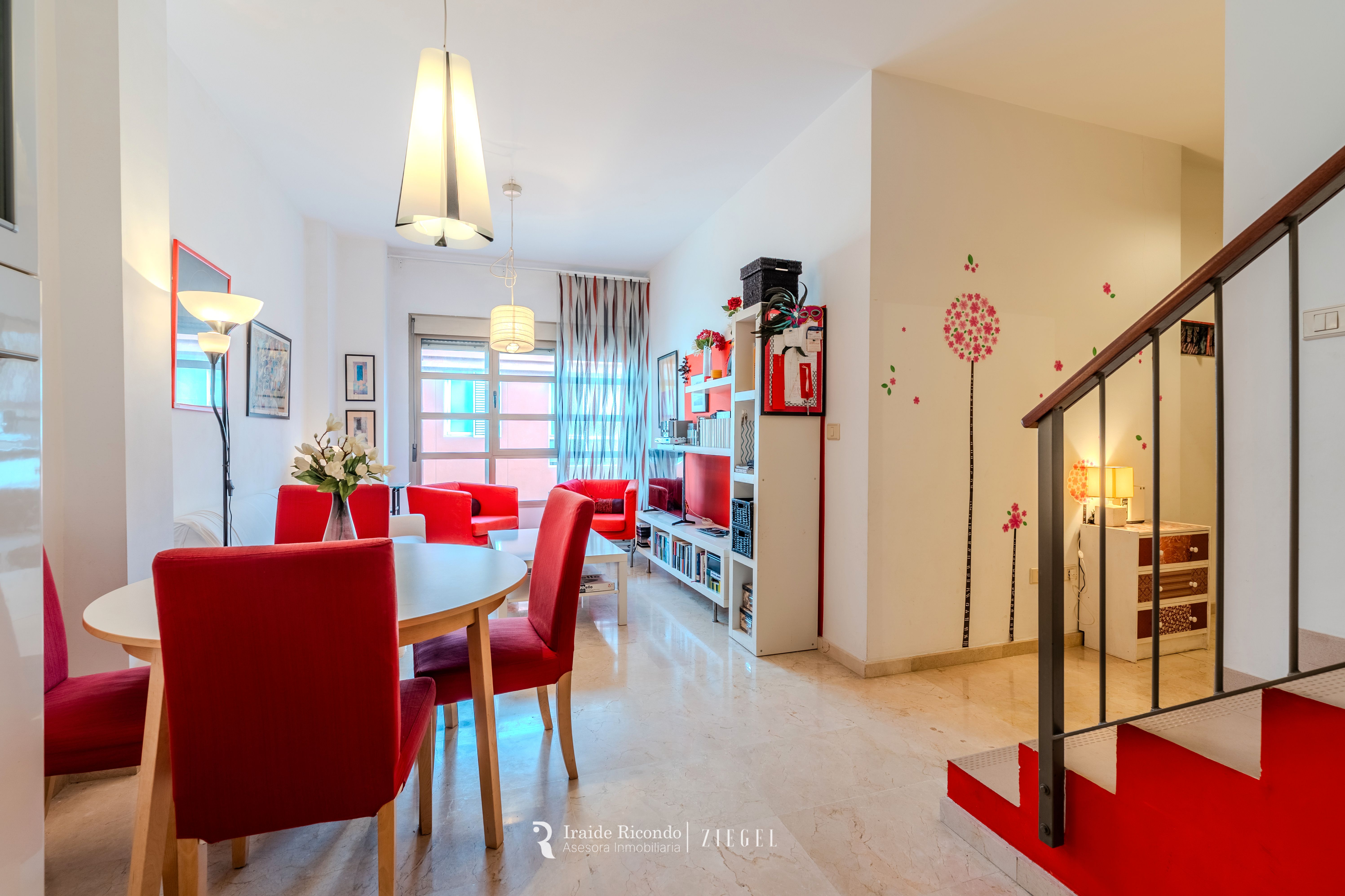 Sala d'estar de Pis en venda en Las Palmas de Gran Canaria amb Moblat