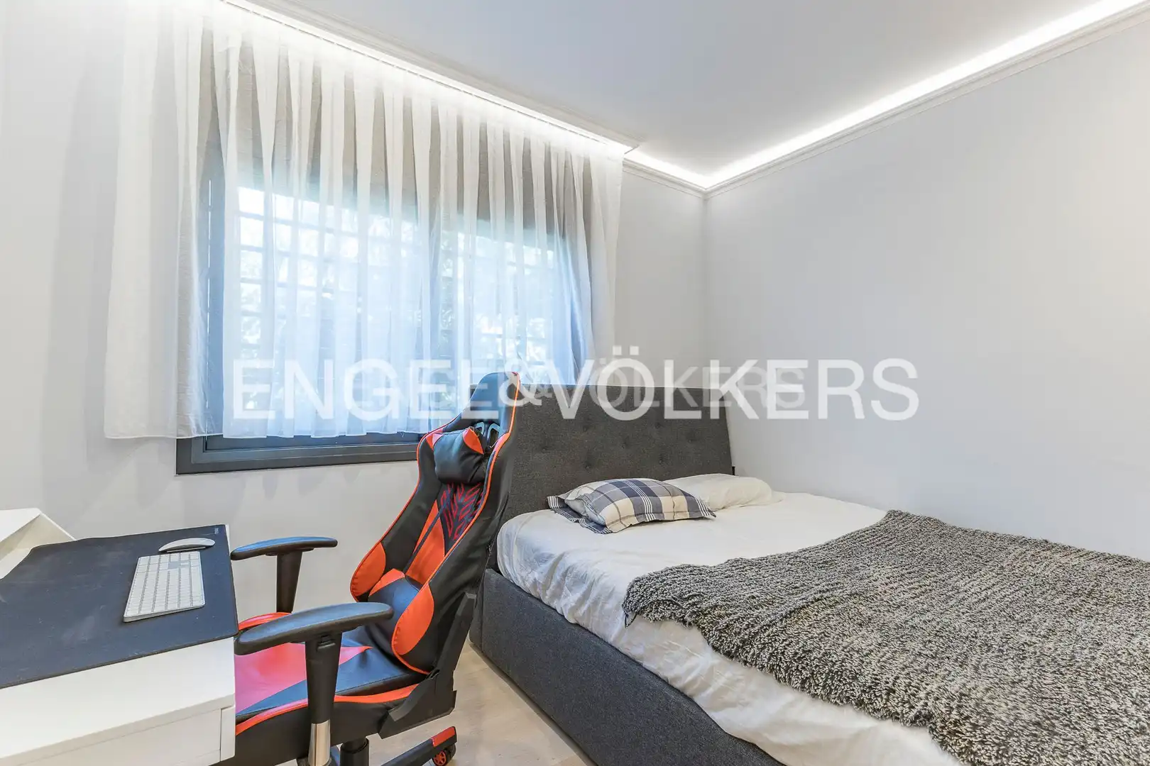 Bedroom of Houses for sale in Castelldefels  with Air Conditioner, Heating and Private garden