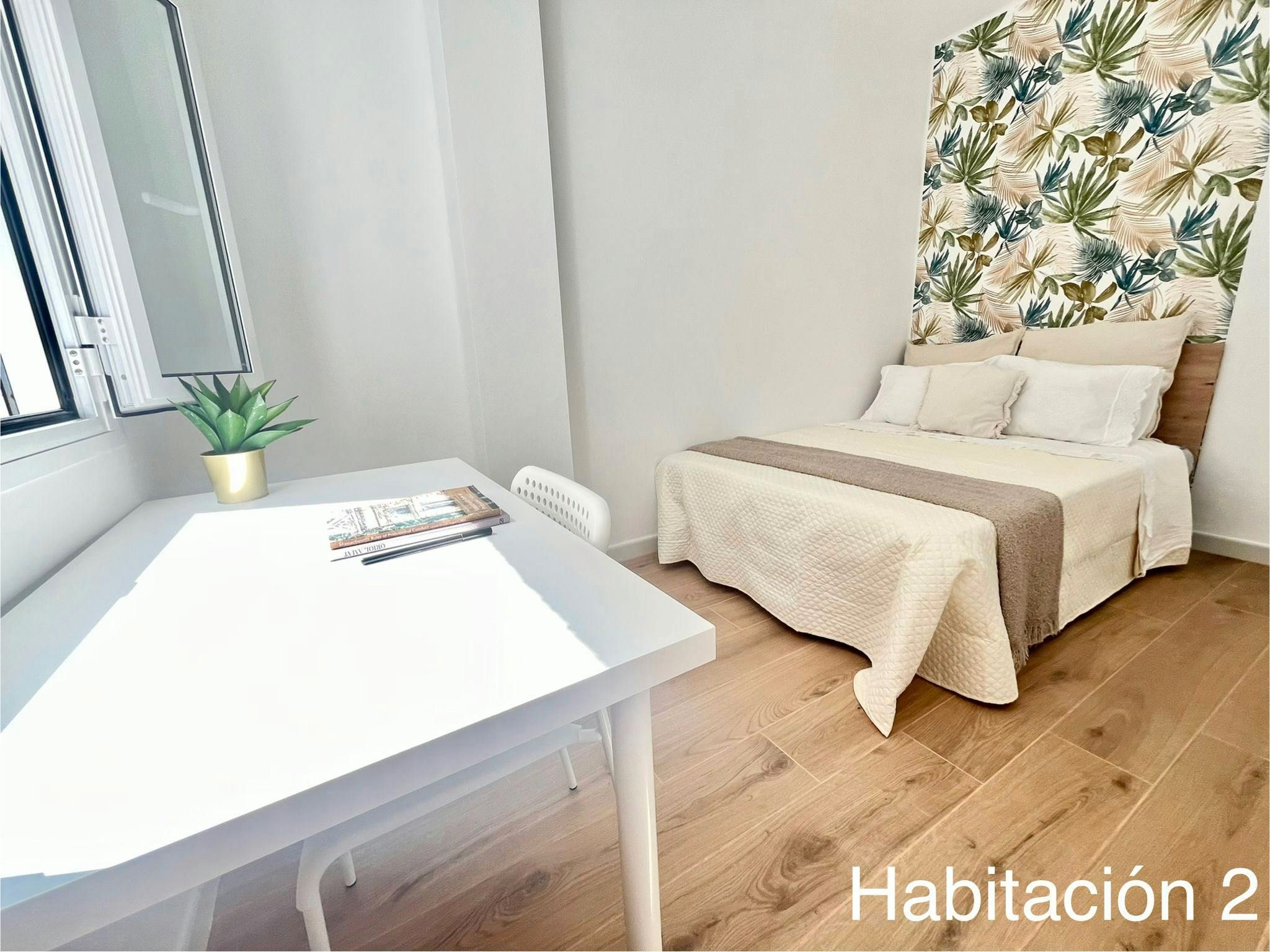 Bedroom of Flat to share in  Sevilla Capital  with Furnished, Washing machine and TV