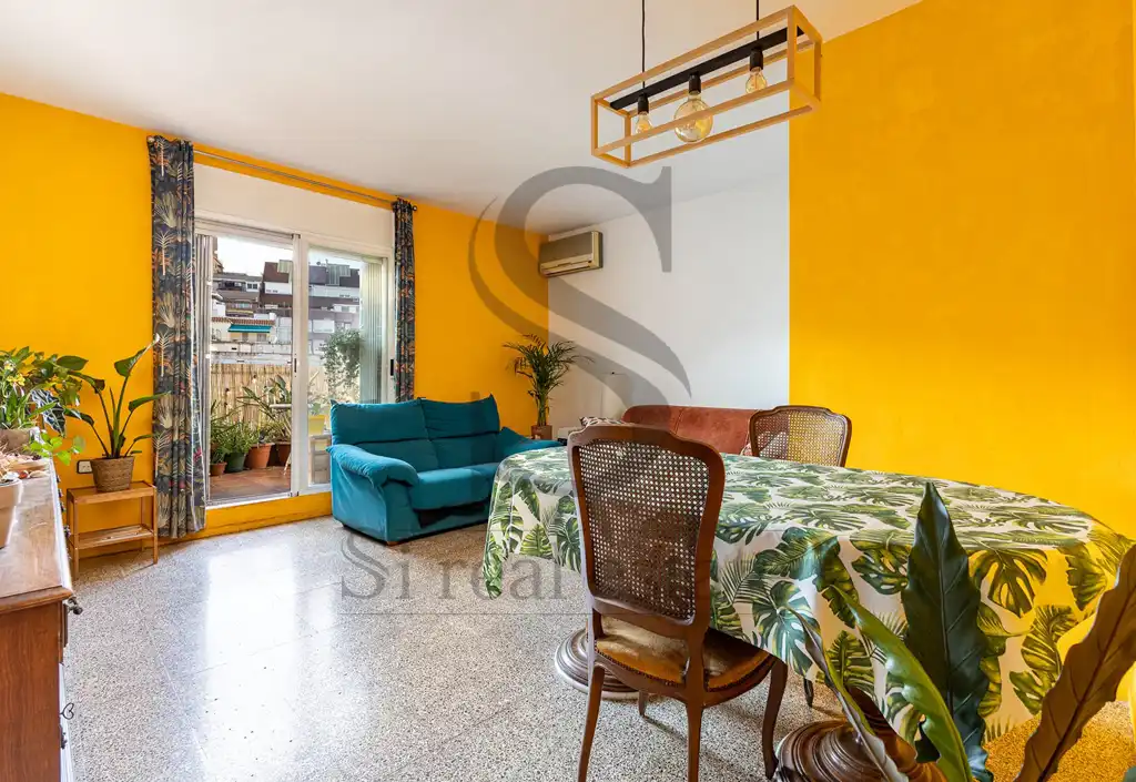 Vista exterior de Àtic en venda en  Barcelona Capital amb Aire condicionat i Terrassa