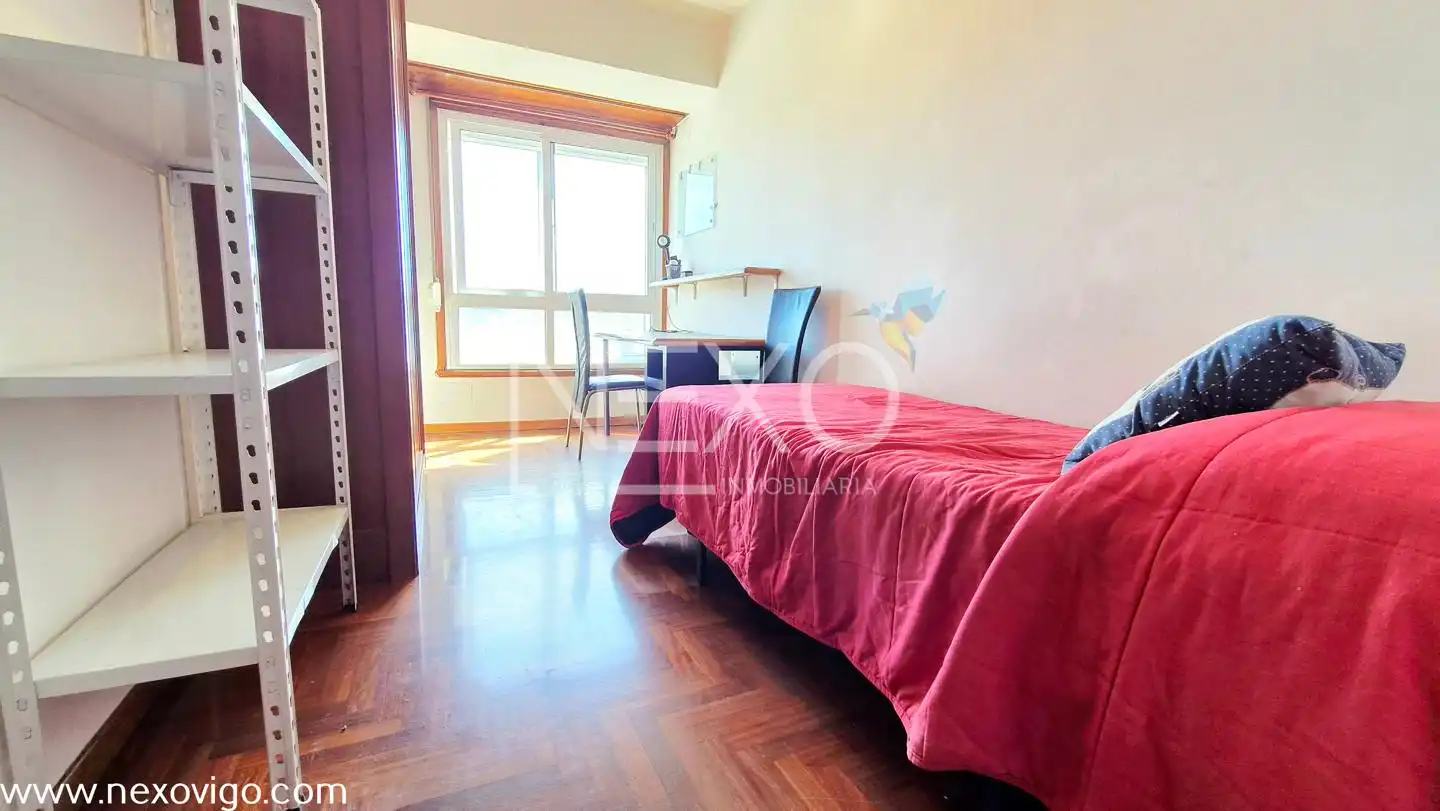 Flat for sale in Avenida da Gran Vía, O Castro