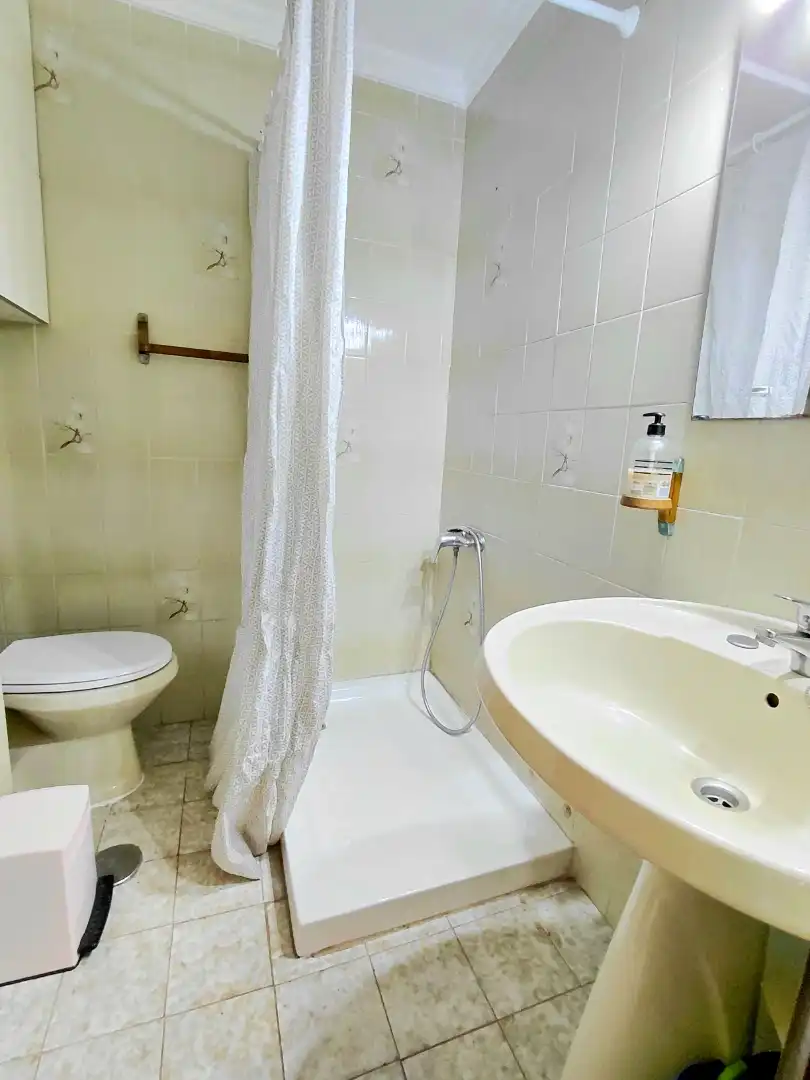 Baño de Piso de alquiler en Las Palmas de Gran Canaria con Amueblado, Horno y Lavadora
