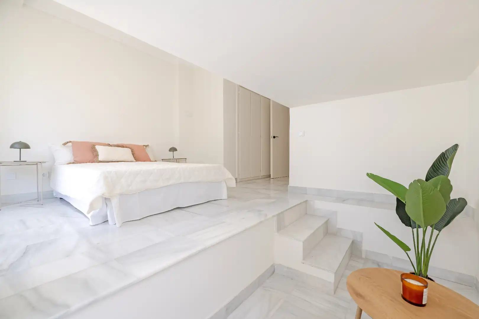 Schlafzimmer von Erdgeschoss zum Verkauf in Marbella mit Klimaanlage, Heizung und Terrasse