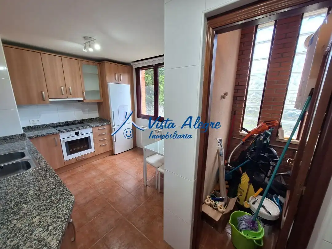 Küche von Einfamilien-Reihenhaus zum Verkauf in Santo Domingo de la Calzada mit Heizung, Privatgarten und Terrasse