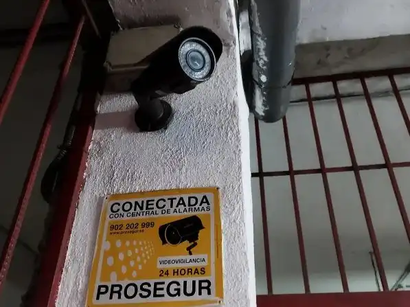 Motorradstellplatz zur Miete in Camino de Ronda 32, imagen 2