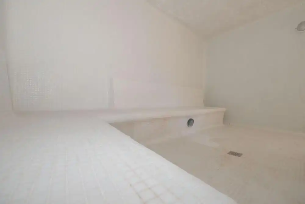 Baño de Planta baja de alquiler en Benahavís con Aire acondicionado, Terraza y Piscina