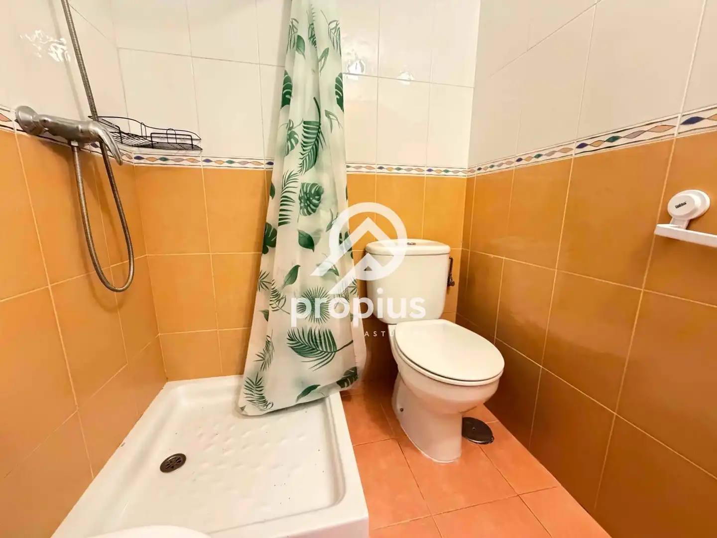 Baño de Piso en venta en Soto del Barco con Calefacción, Trastero y Amueblado