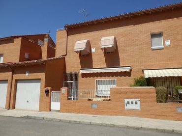 Casa pareada en venta en C/ Valladolid